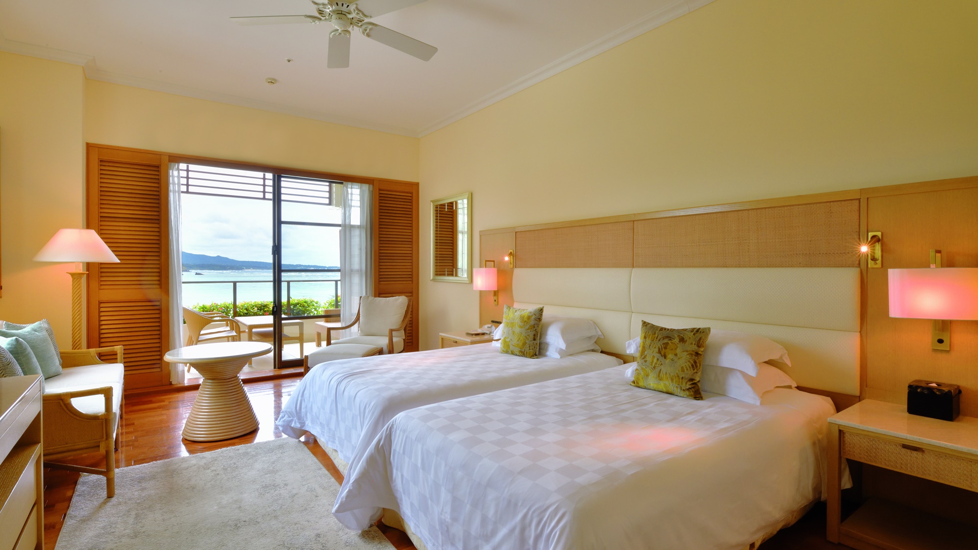 デラックスナチュラル　オーシャンフロント　2階