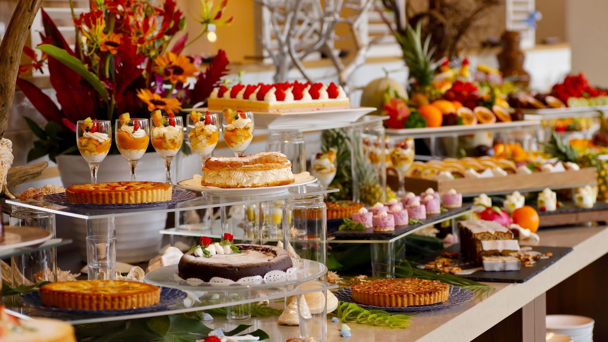 【部屋・眺望指定なし】年末年始限定プラン！ライブキッチンや沖縄料理を楽しむディナーブッフェ/2食付