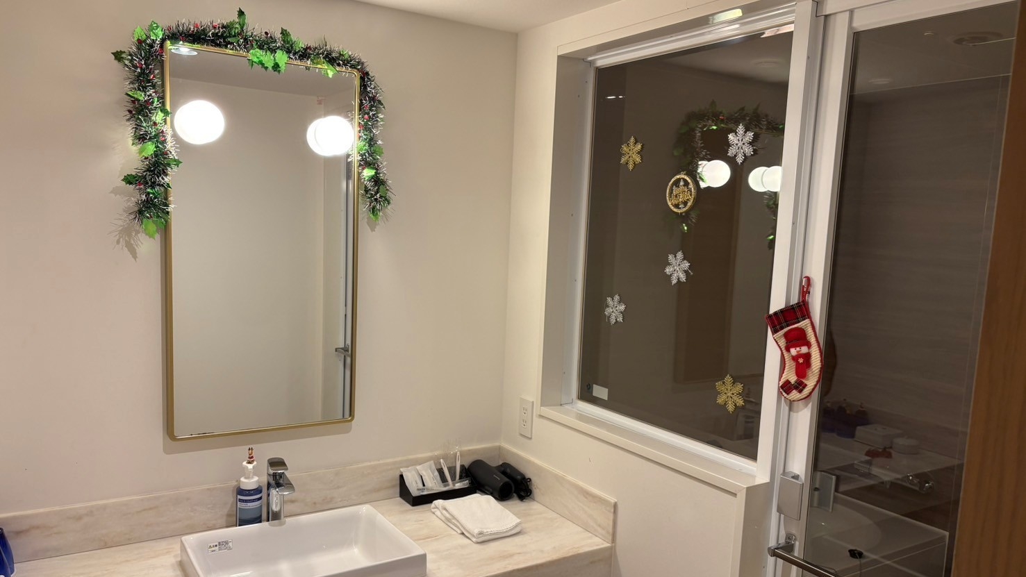 【クリスマスルーム】室数限定！ケーキとスパークリングワインでお祝いするXMASプラン♪/朝食付