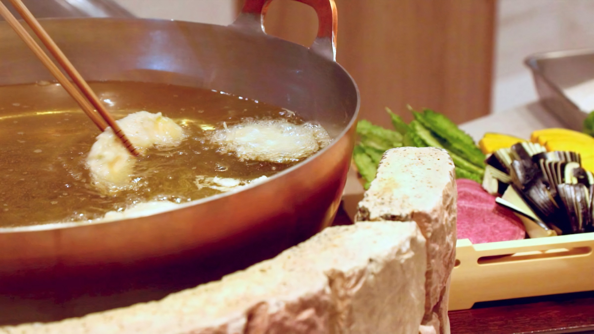 【2食付】焼き立てステーキや揚げたての天ぷらが食べ放題！季節の味覚を味わう夕食バイキング