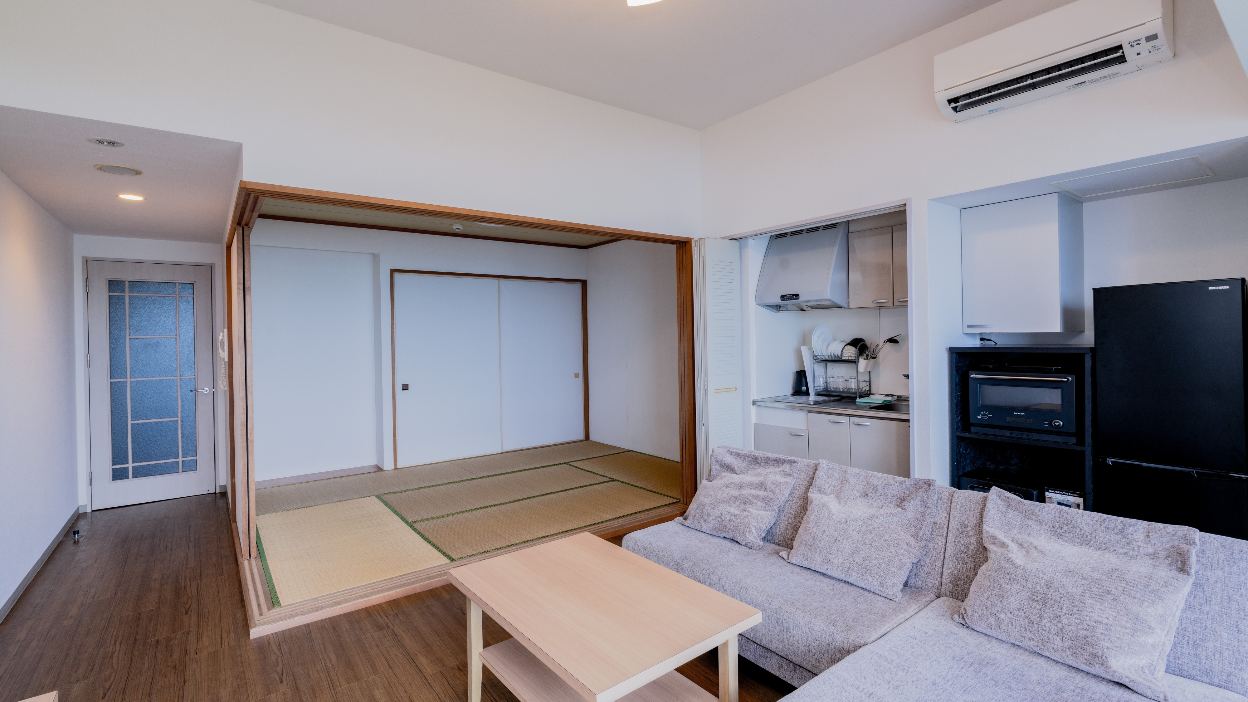 【タイプB 和洋室】広々とした和洋室は、ご家族やグループでのご滞在にもおすすめです。