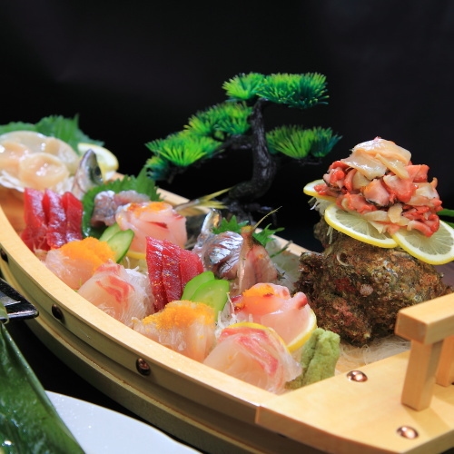 【地魚の舟盛りプラン】静岡県産の極上金目鯛の姿煮と地魚の舟盛りが付いたお得なプラン