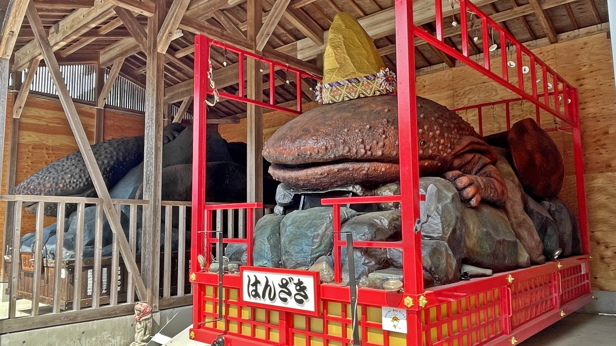 *〔周辺観光〕岡山の奇祭「はんざき祭り」の山車をご覧いただけます。
