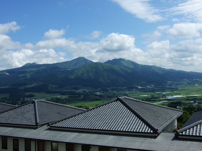 華もみじから見る秋の夜峰山