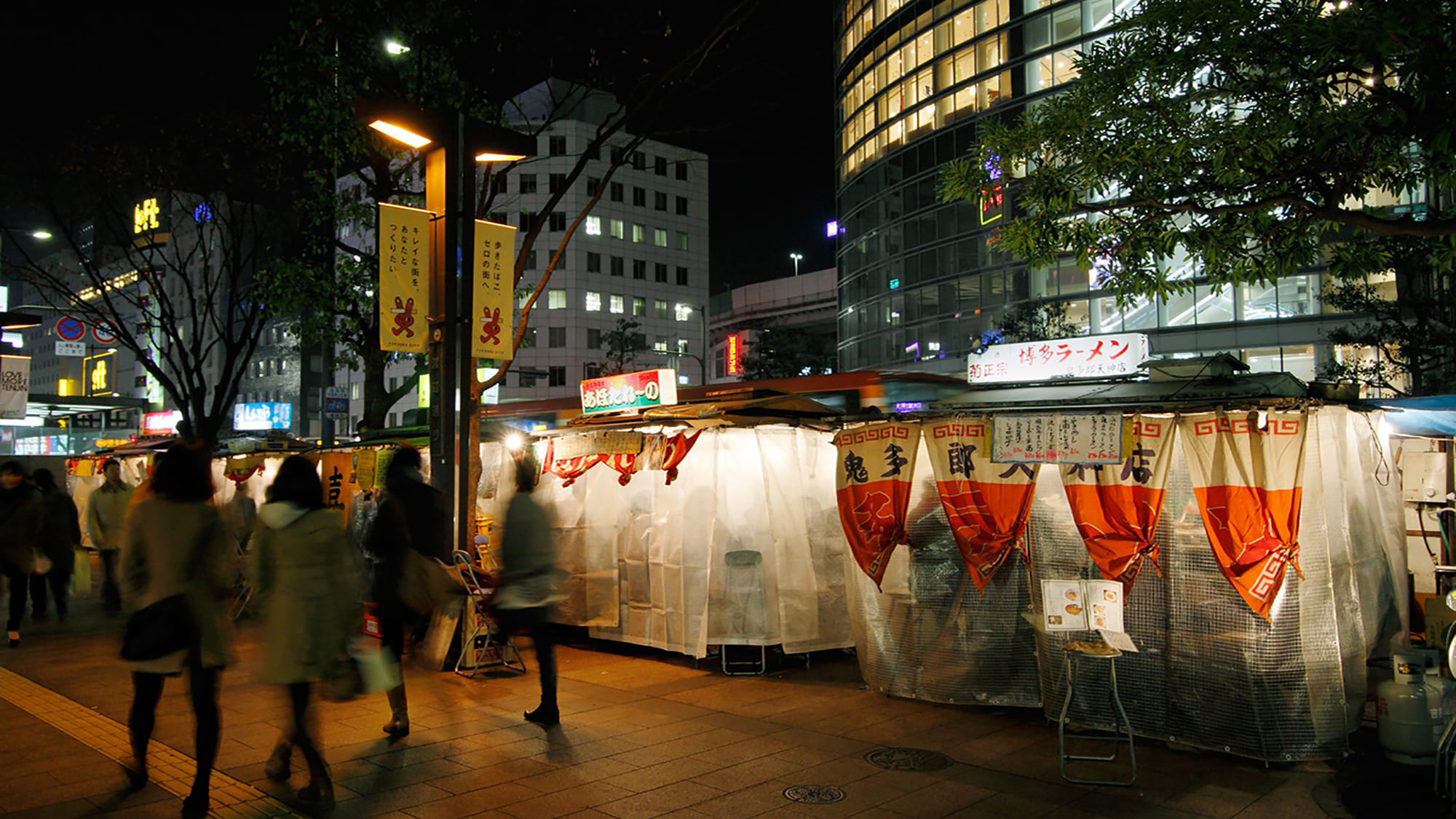 【屋台】写真提供：福岡市