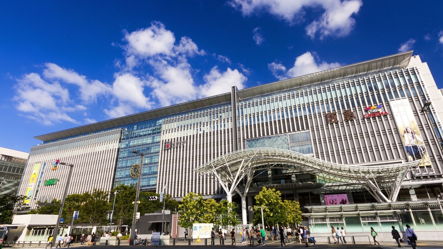 【JR博多駅】写真提供：福岡市