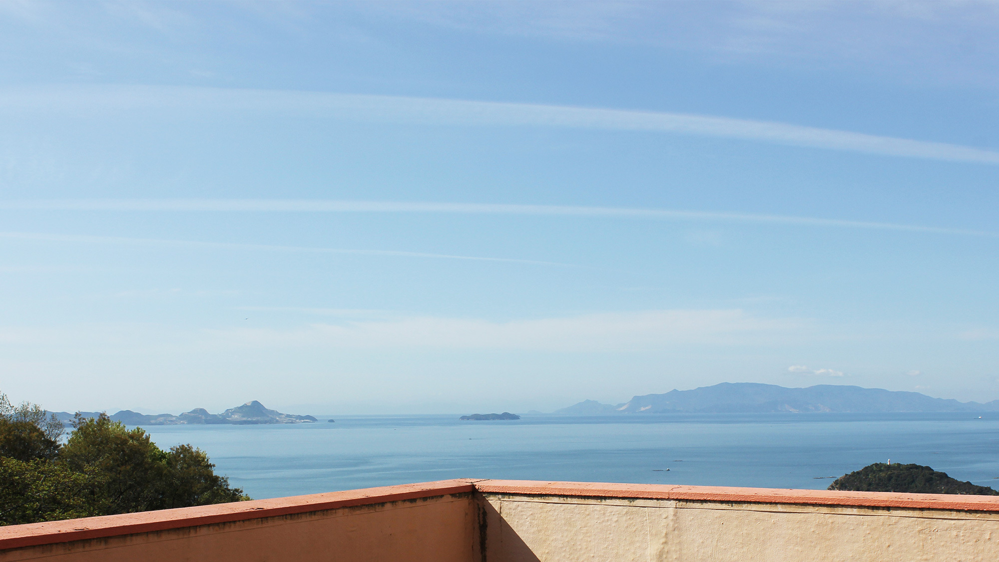 お部屋「特別スィート」のテラスから瀬戸内の絶景を一望