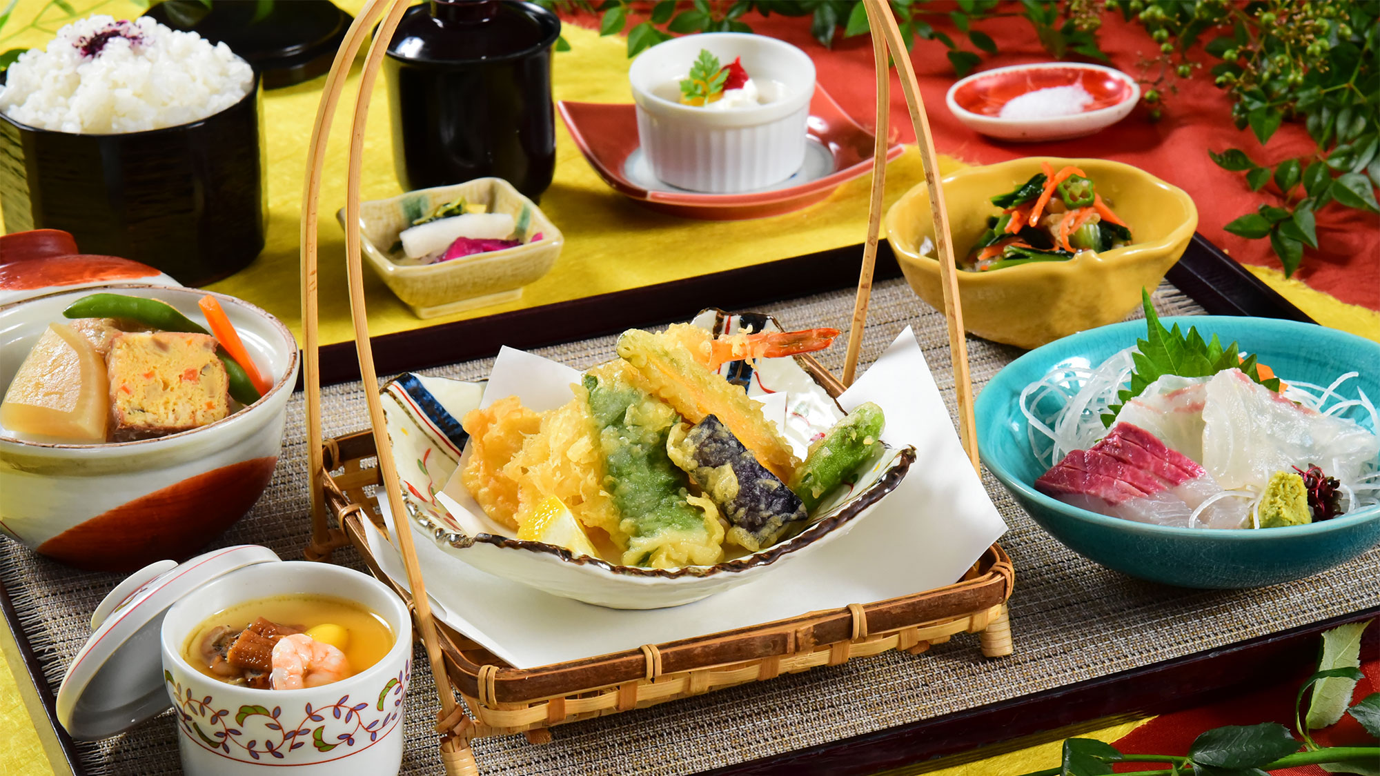 天ぷらにお造りと季節の美味を取り入れた御膳