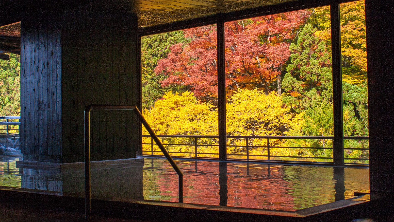 ＊展望大浴場　秋　紅葉　イメージ