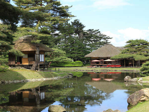 【御薬園】会津松平氏庭園として国の名勝に指定される。新滝から移築された建物も（当館より車で約10分）