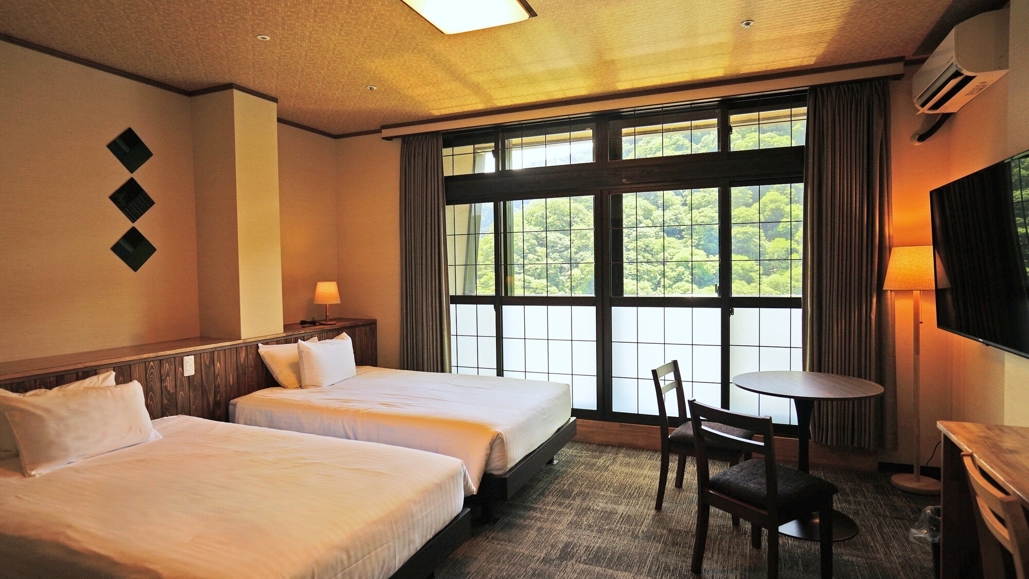 25年改装◆リビング&広々バスルーム付コーナーツイン55平米(一例)