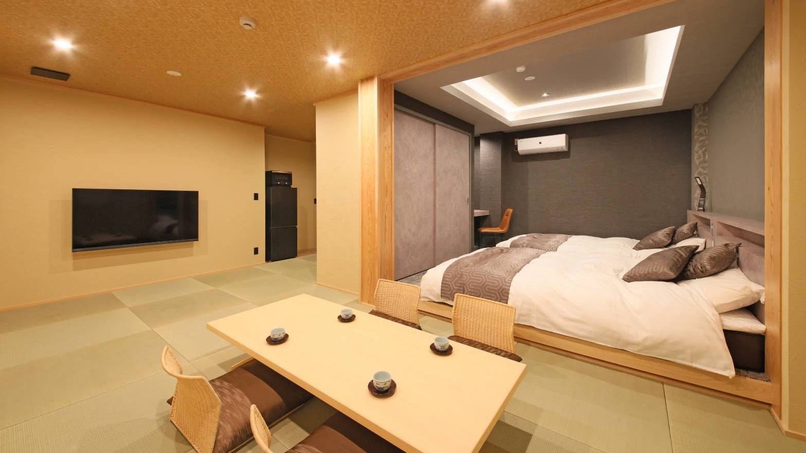 【禁煙】源泉かけ流し半露天風呂 和洋室(2～8名部屋)