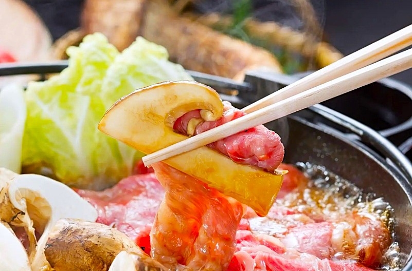 【特選松茸＆信州プレミアム牛サーロイン すき焼き会席】ワンドリンクサービス／個室食事処≪期間限定≫