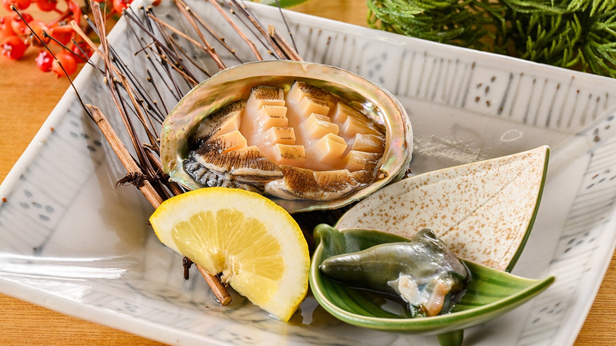 ブランド牛[若狭牛]×海の幸[活あわび]を使用したご当地グルメプラン