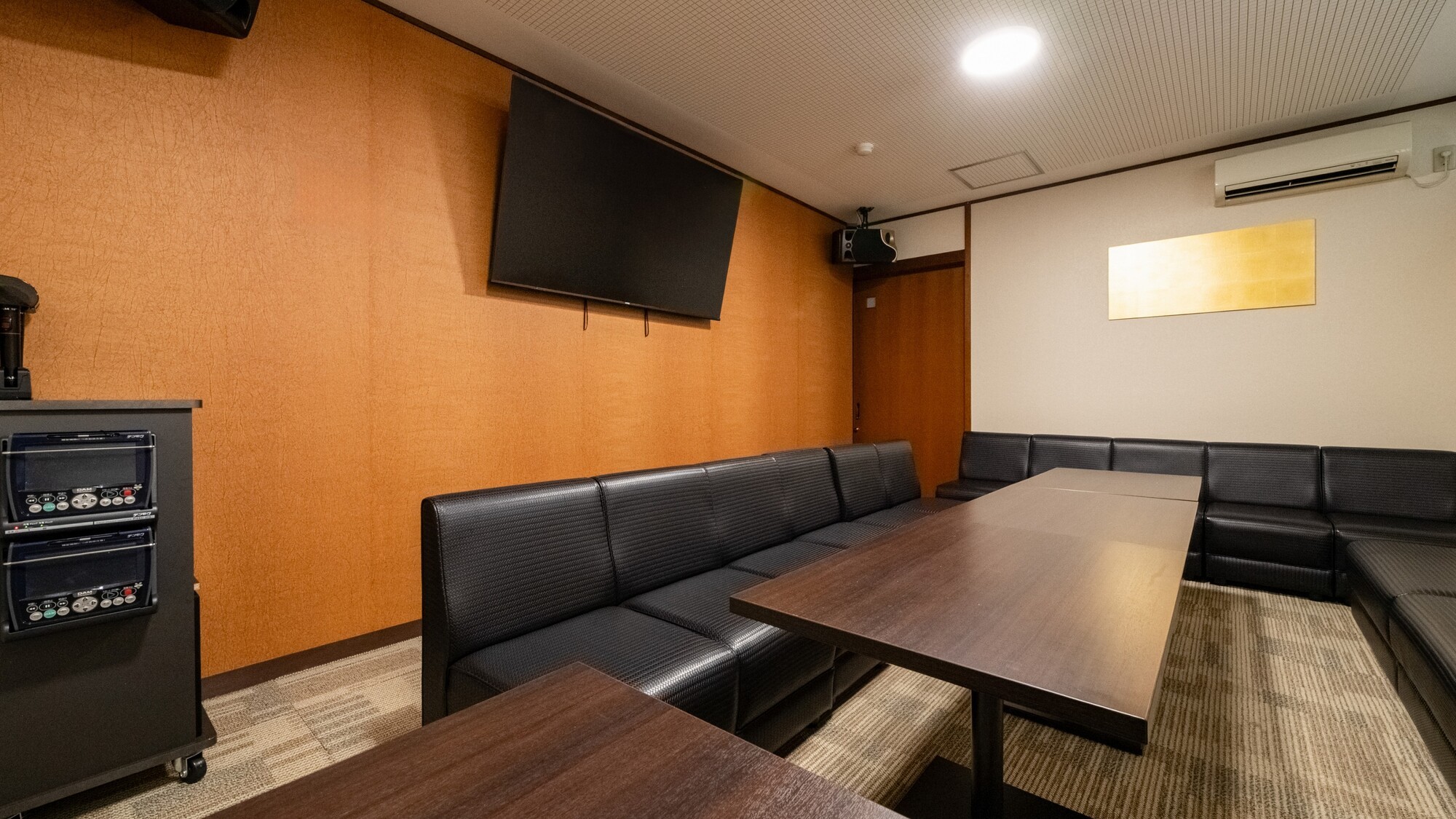 【カラオケBOX】