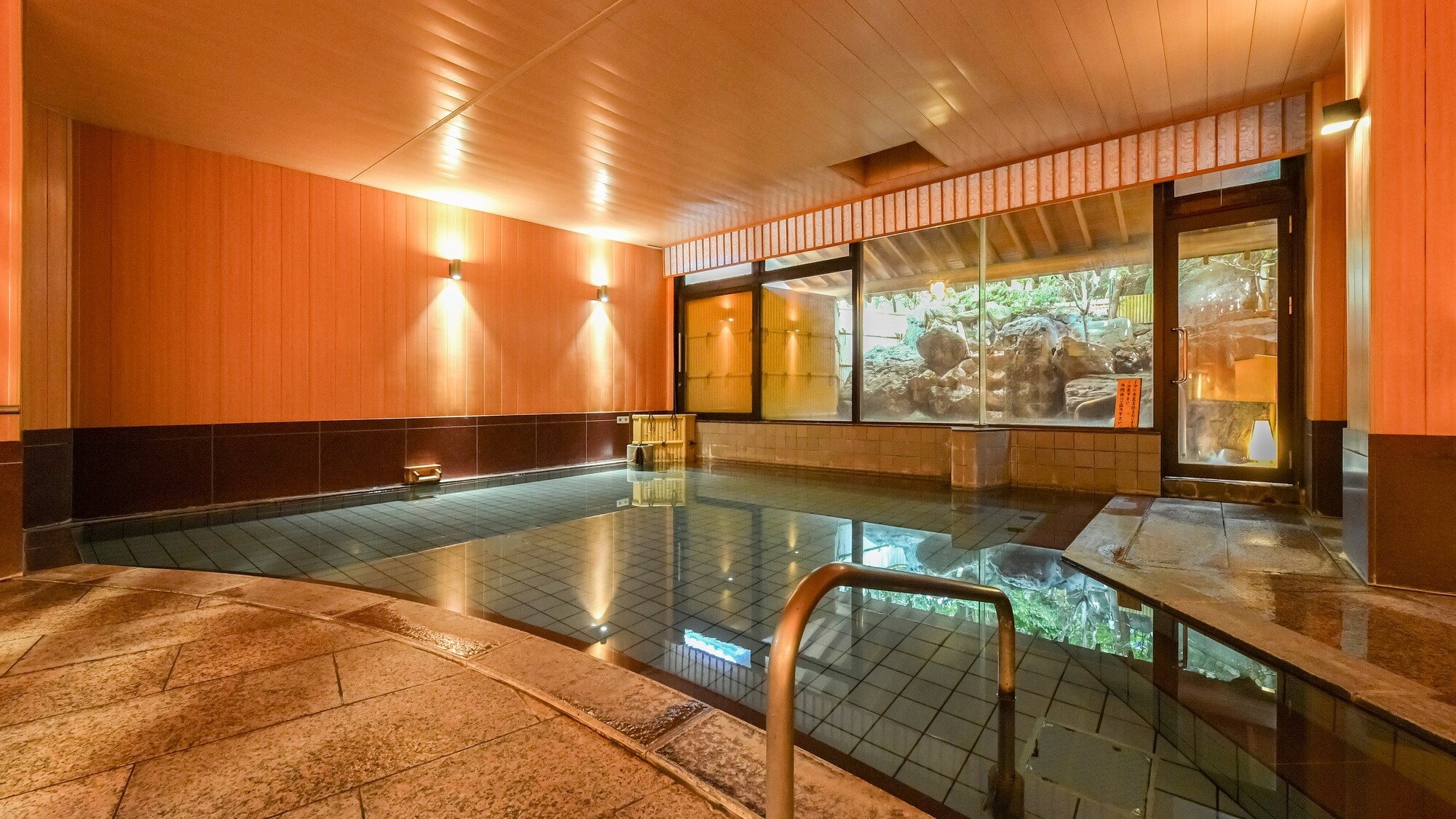 【大浴場：木もれ日の湯】内風呂