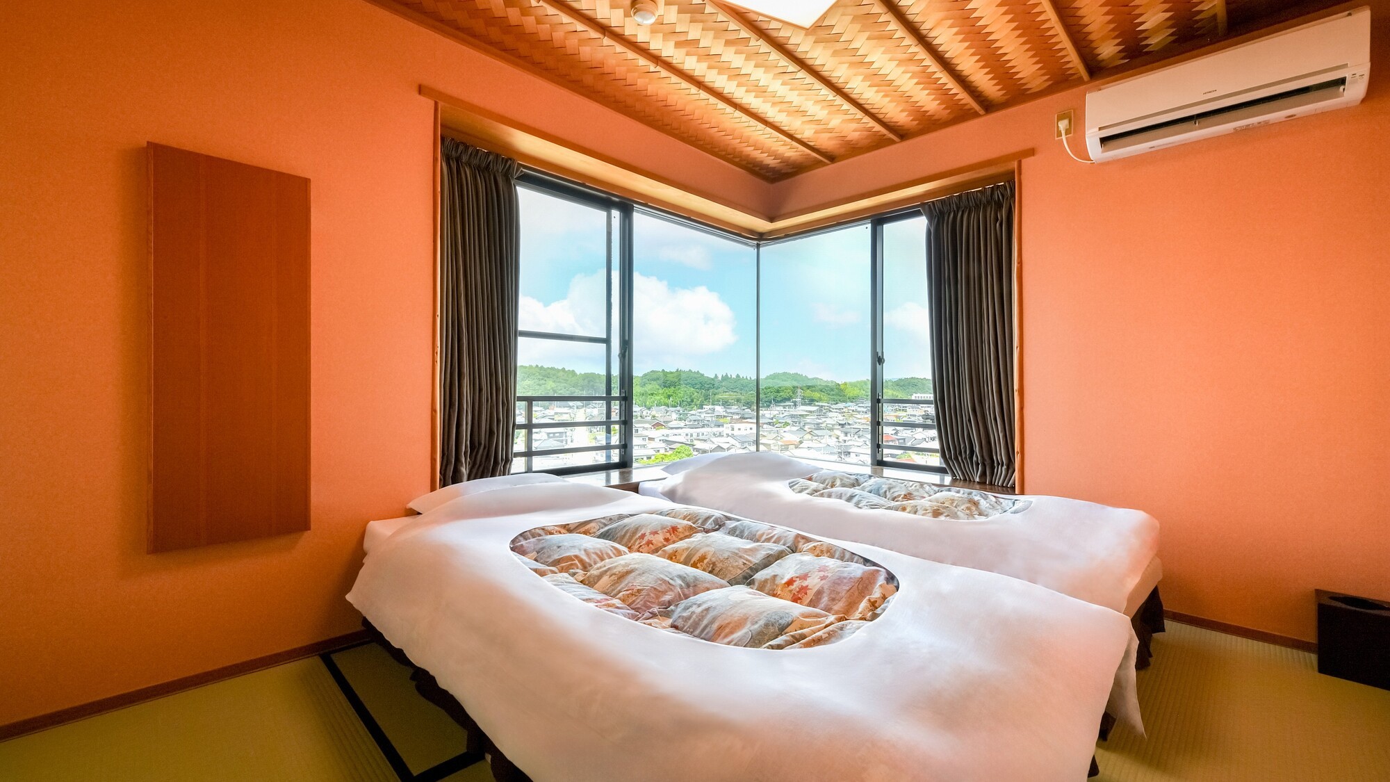 【本館十楽棟最上階】和室(ベッド付き)
