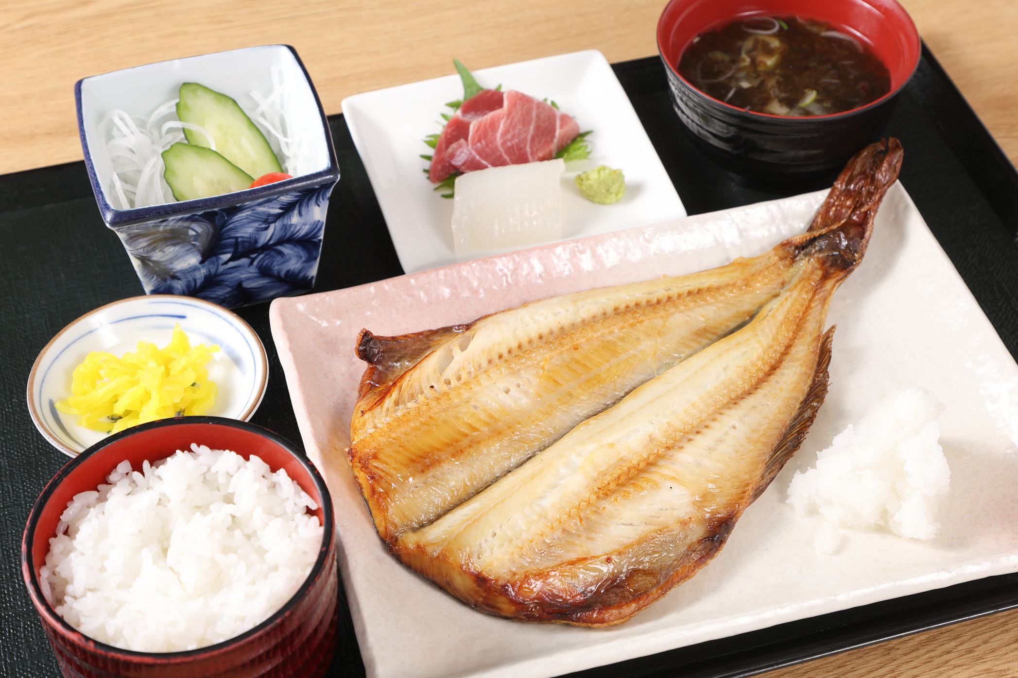 お部屋に届く和食「焼き魚定食（ほっけ）」