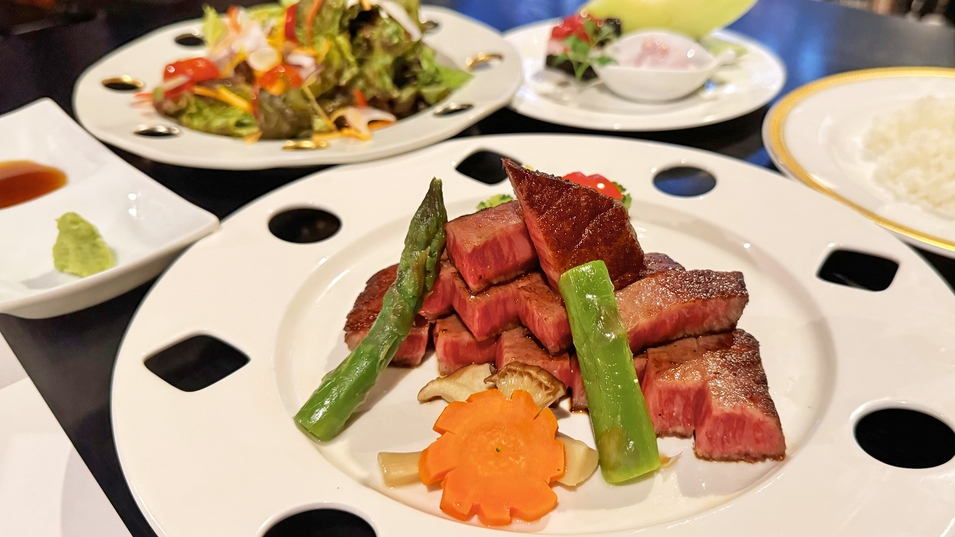 【飛騨牛山盛り200g】ブランド和牛肉のステーキセットプラン（スーパーバリュー）★リラぎふ