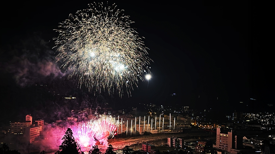 【花火が見える10F以上のお部屋】クリスマスイブ☆３組様【和洋中50種バイキング】食べ放題＋飲み放題