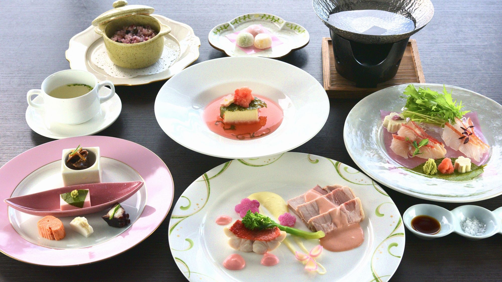 伊豆の海からの厳選食材！リーズナブルな和洋折衷コース（夕朝食付き）