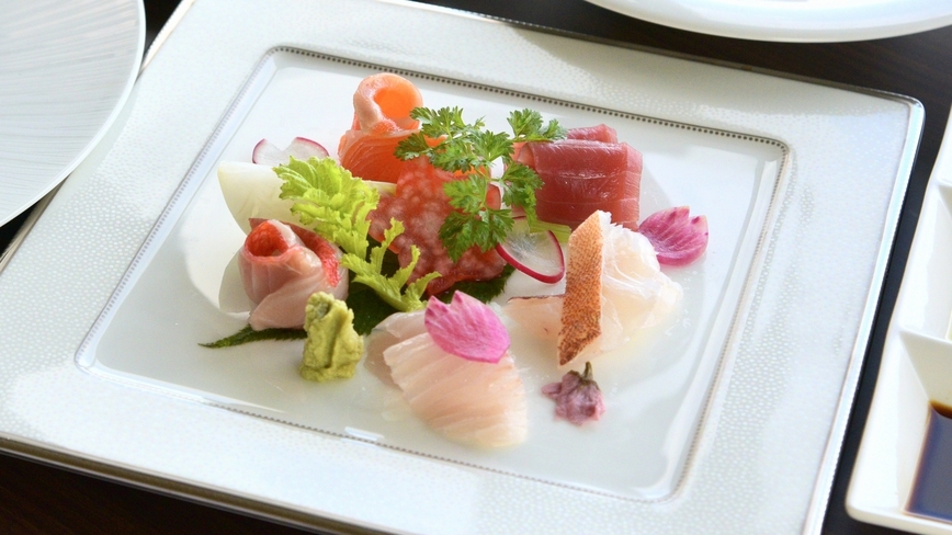 【伊豆からのご褒美】一皿ごとに季節を味わう和洋折衷コース（夕朝食付き）予約時確認事項あり
