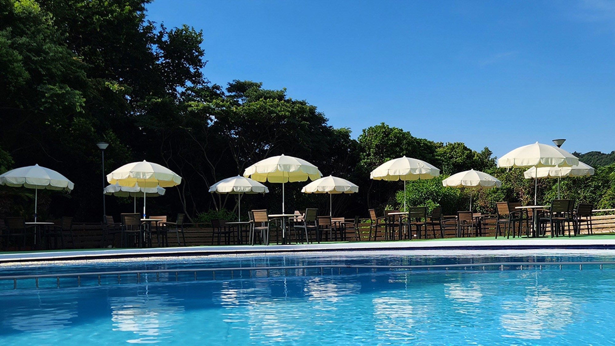 【事前決済限定】【8/8-8/15】30日前から取消不可でお得に！夏休みリゾートステイ（朝食付き）