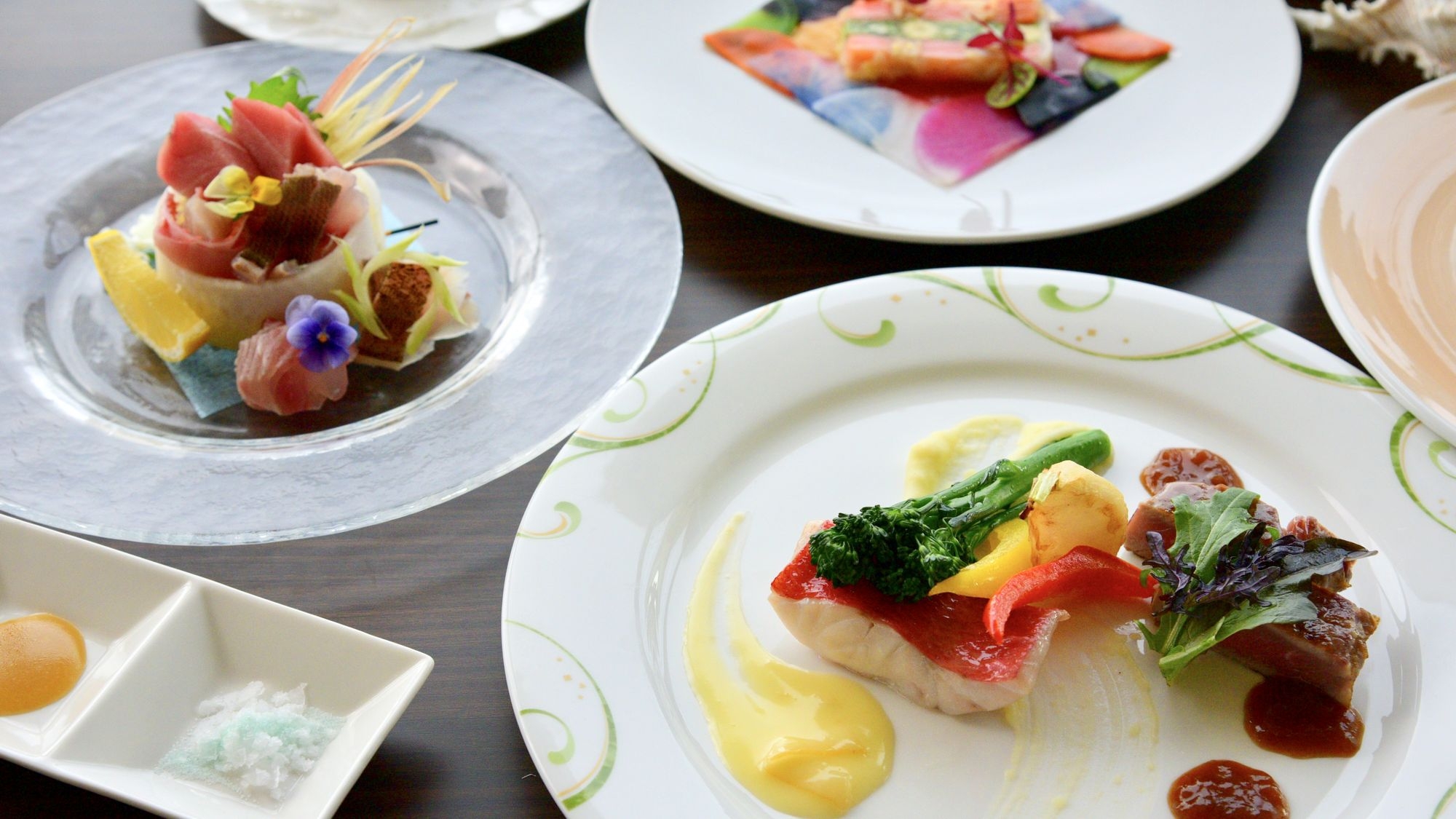 【春うらら散歩】伊豆の海からの厳選食材！リーズナブルな和洋折衷コース（夕朝食付き）