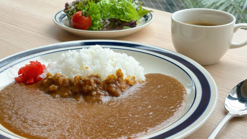 当ホテル自慢の自社工場直送カレー