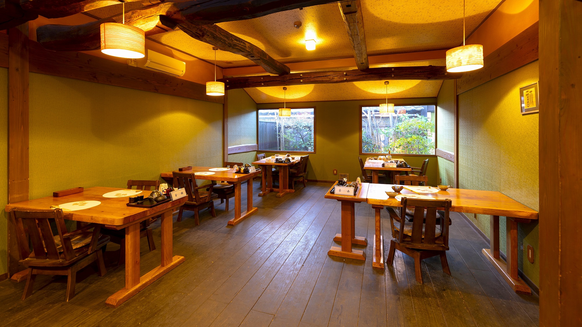 ゆったりとしたお食事処