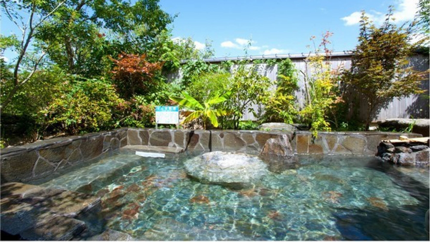 *【露天風呂】広大な青空と共に、かけ流しの天然温泉をお楽しみくださいませ※3～10月のみ
