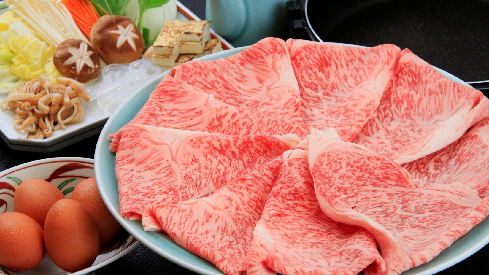 【前沢牛×すき焼き】≪2食付≫★最高級！A5ランク前沢牛をすき焼きで堪能【巡るたび、出会う旅。東北】