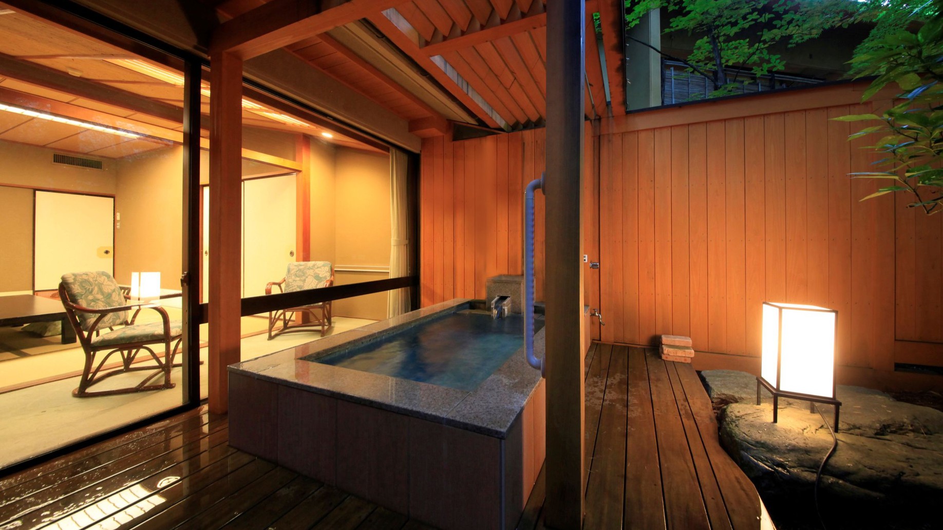 源泉掛け流し露天風呂付き10畳