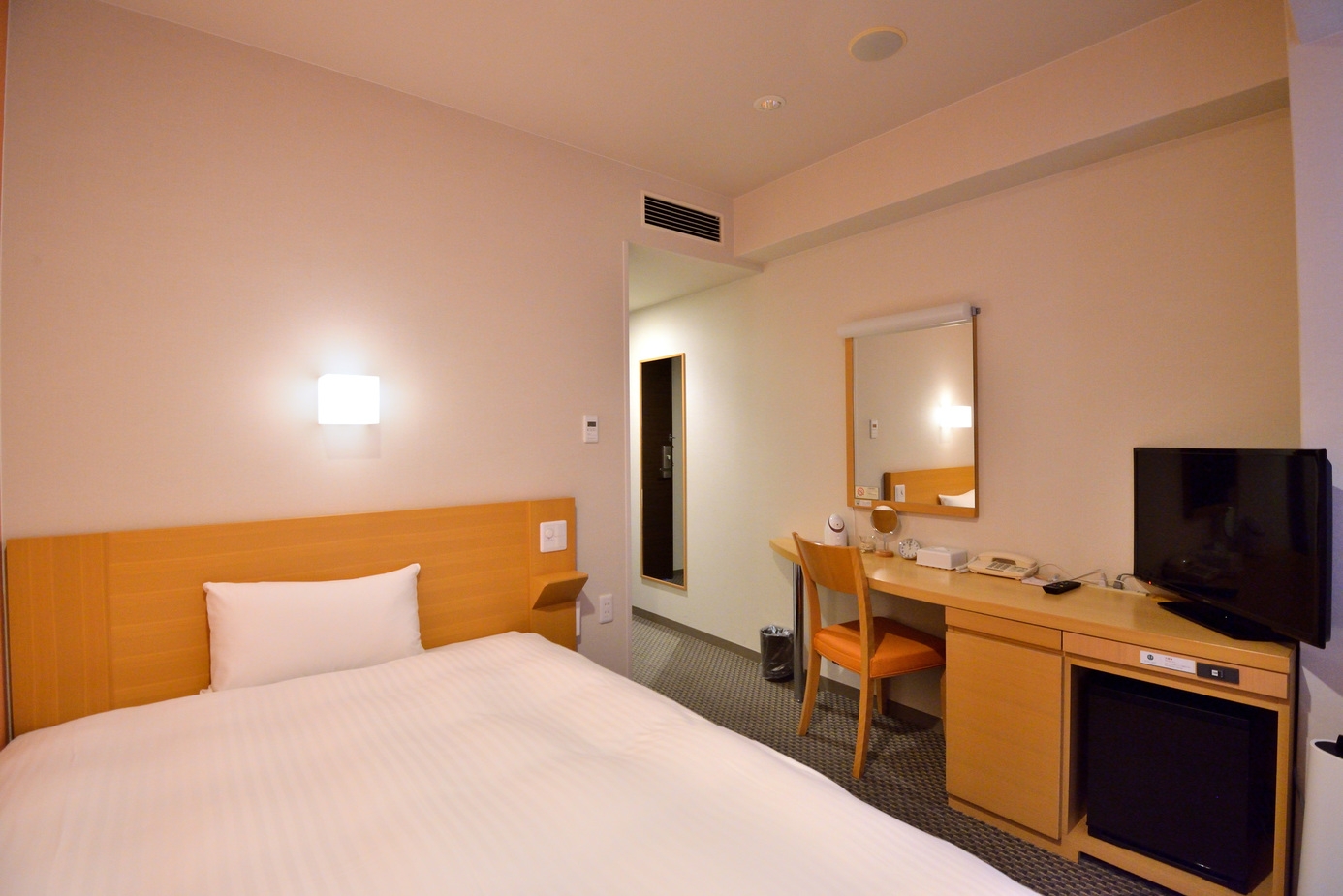 【女性限定】【朝食付】選べる！スキンケア特典付レディースルーム確約プラン