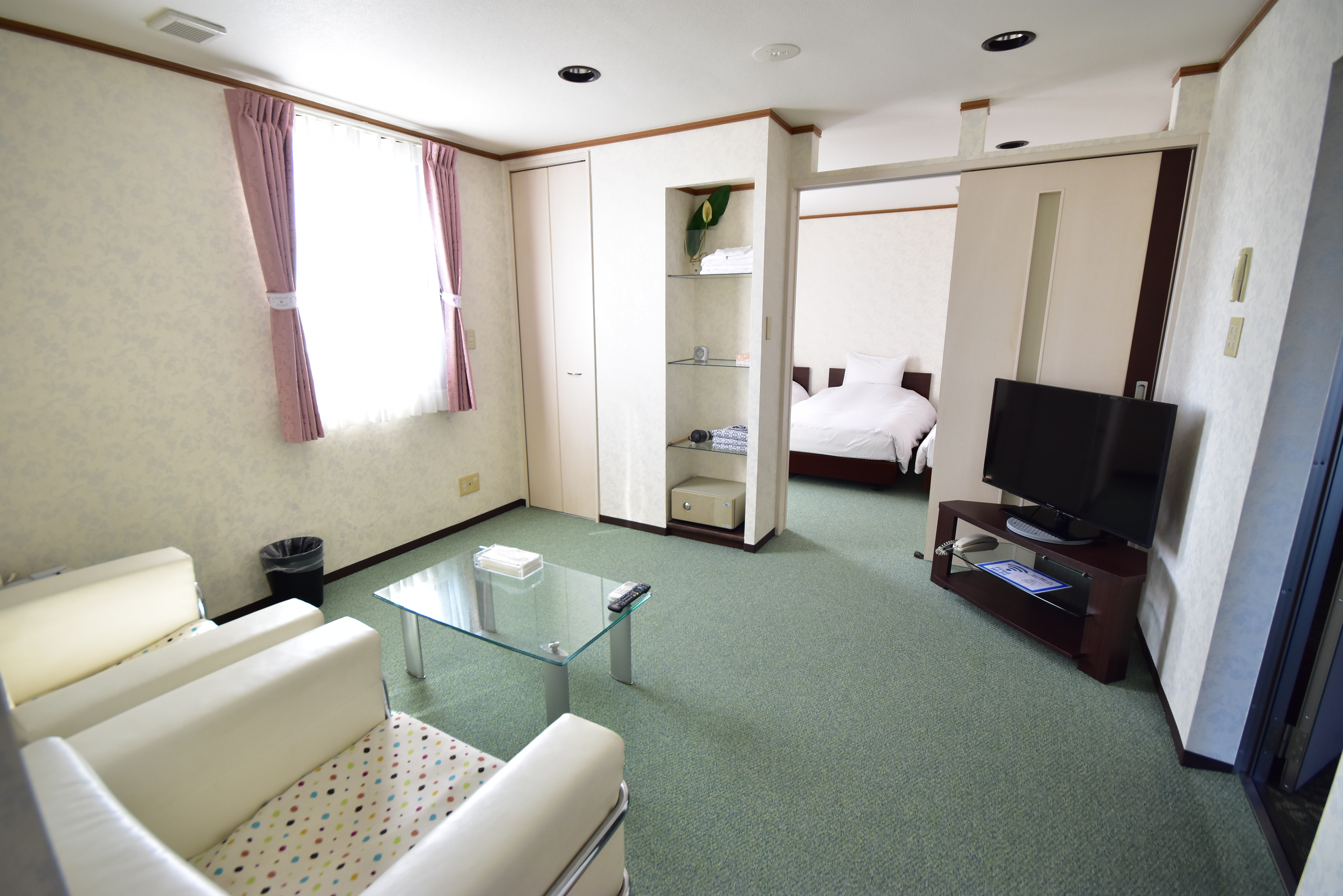 トリプルルーム（リビング）2