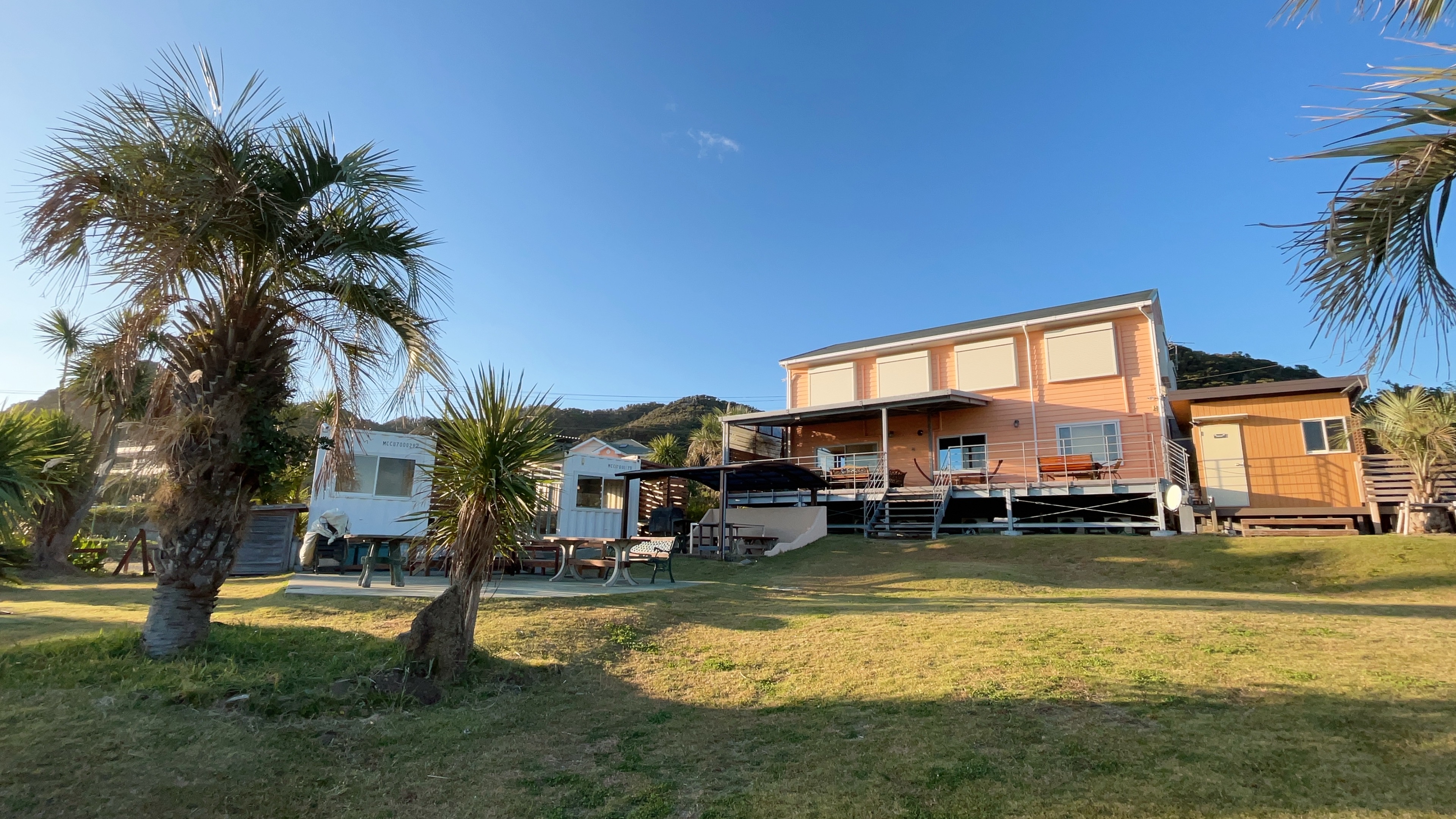 Sea Front Villa 建物外観