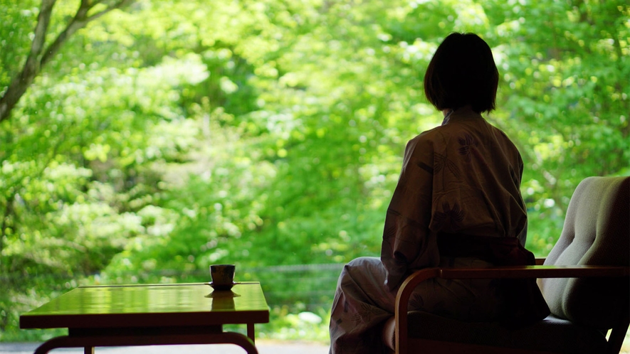 ・川のせせらぎや虫の音に、ゆったりとした時の流れを感じて