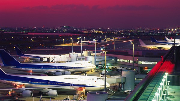 羽田空港まで電車・モノレールで約35分