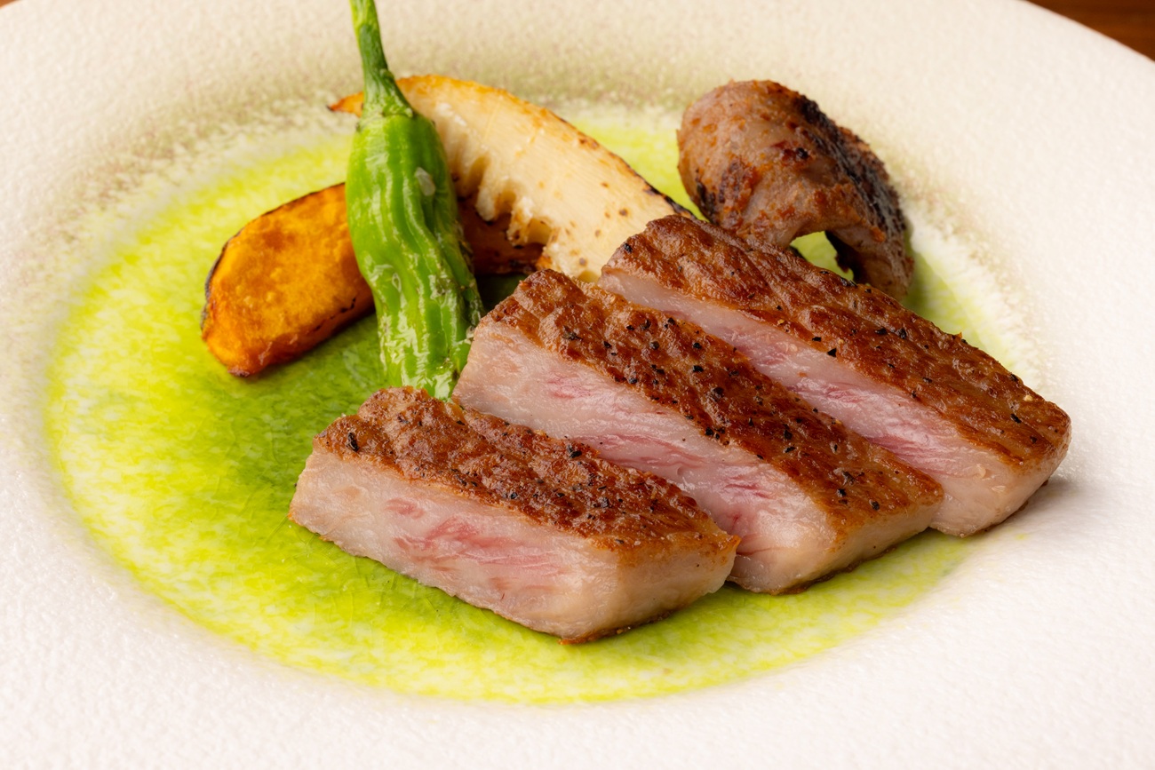 夕食　サーロインステーキ