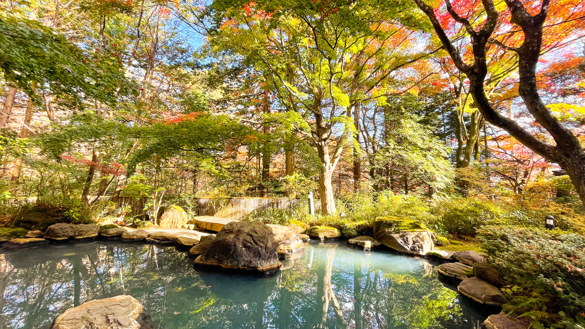 【紅葉の大露天風呂】