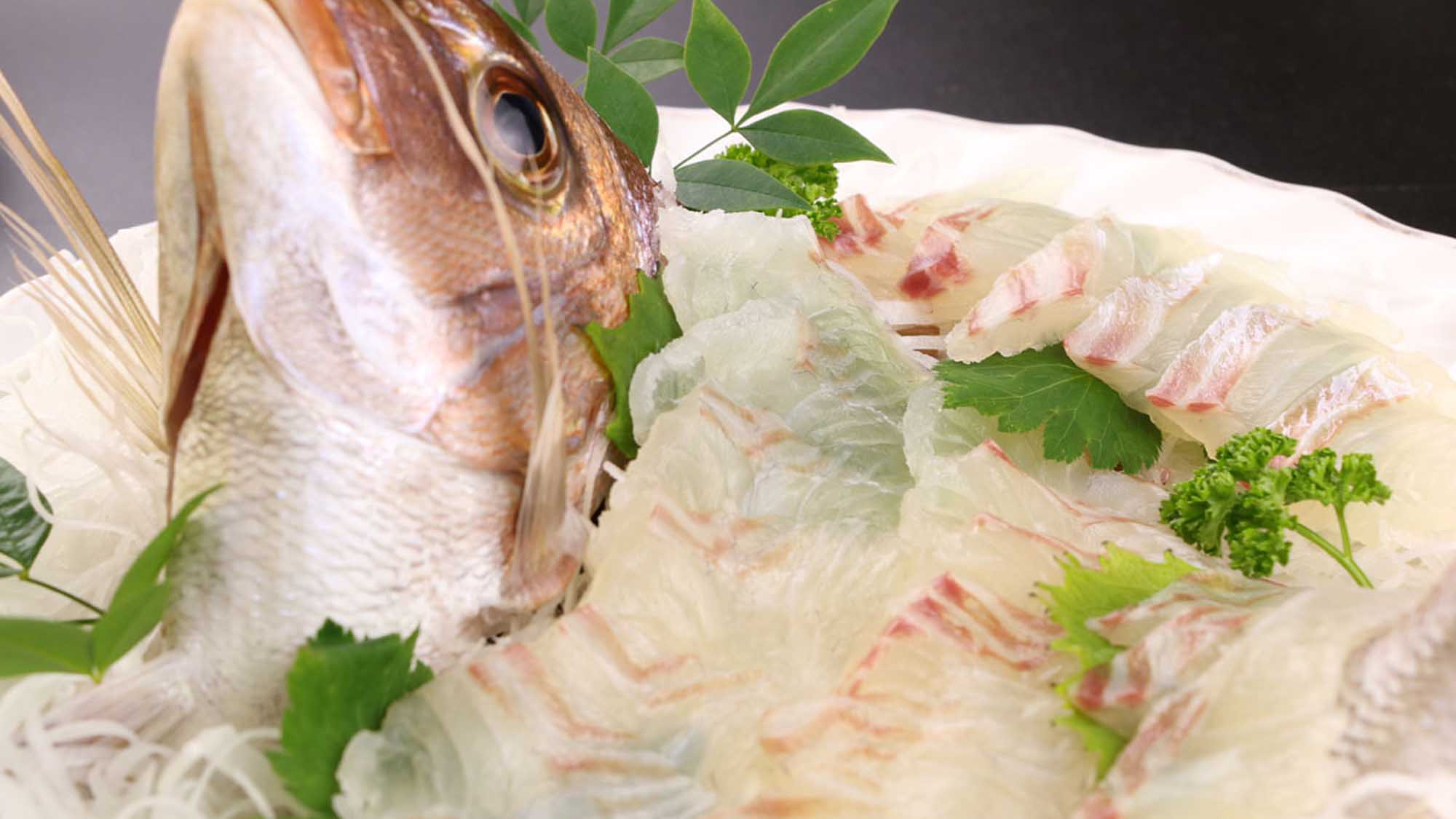 【夕食一例】湯島の鯛刺身は最高の味です！湯島鯛の旬は9月～1月頃です