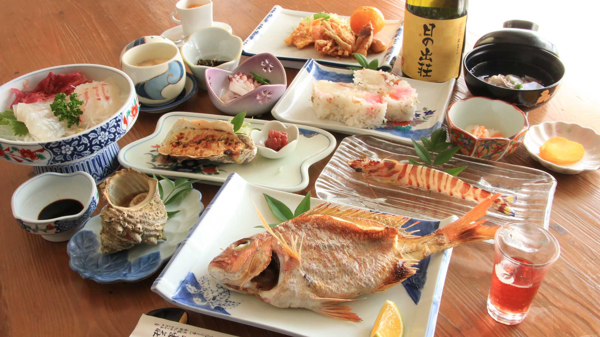 【夕食一例】このボリュームでお一人様用です♪湯島鯛のシーズンは9月～1月頃です