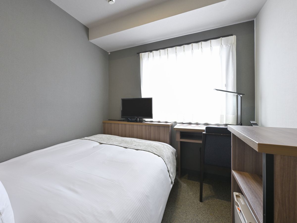 【2020年リニューアル♪駅前２号館】セミダブル★禁煙★