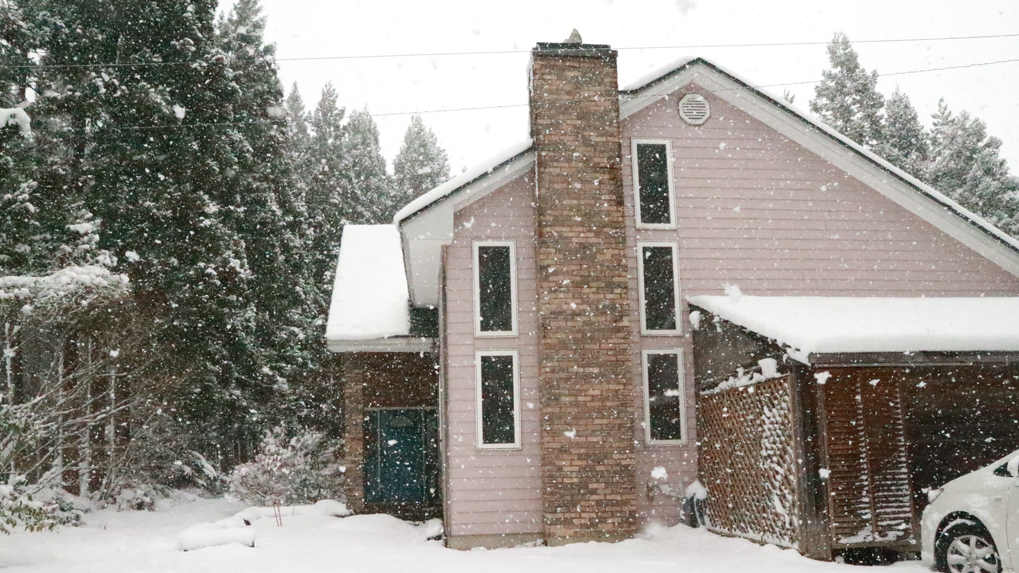 *外観／東北でも有名なスキーエリアにあるため冬はドッサリ雪が積もります！