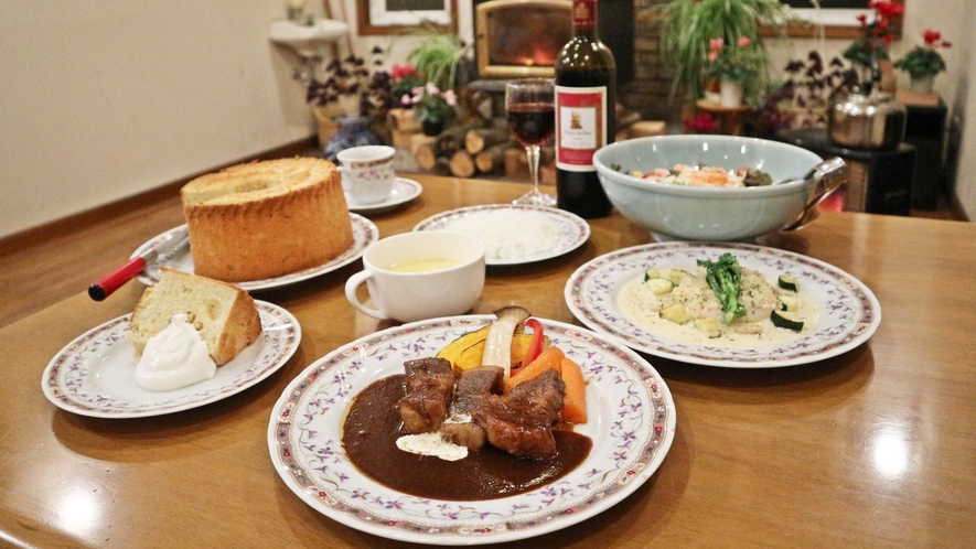 *夕食一例／当館一番人気のビーフシチュー♪お肉は岩手を代表するブランド牛「前沢牛」を贅沢に使用。