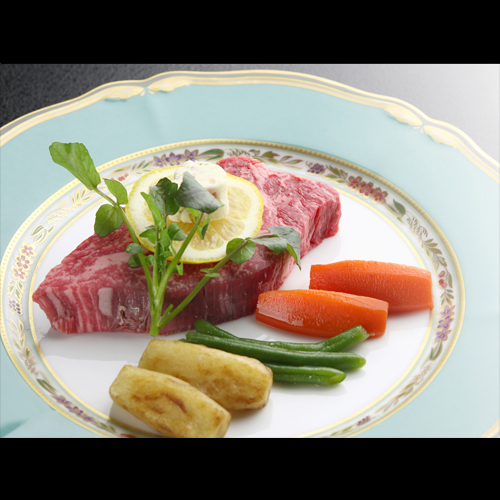 【米沢牛ヒレステーキ】美しい霜降りが入った上質なお肉を堪能〜米沢牛ヒレステーキプラン