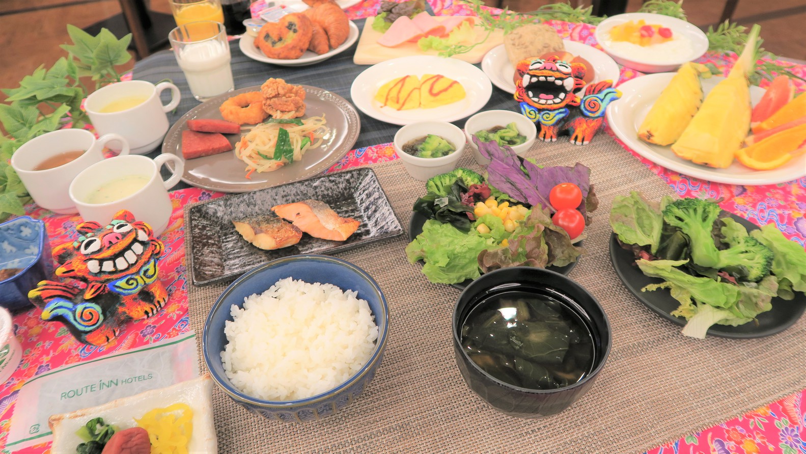 【スタンダード】しっかり朝食で活力満点！焼き立てパンもご飯も食べられるバイキング朝食