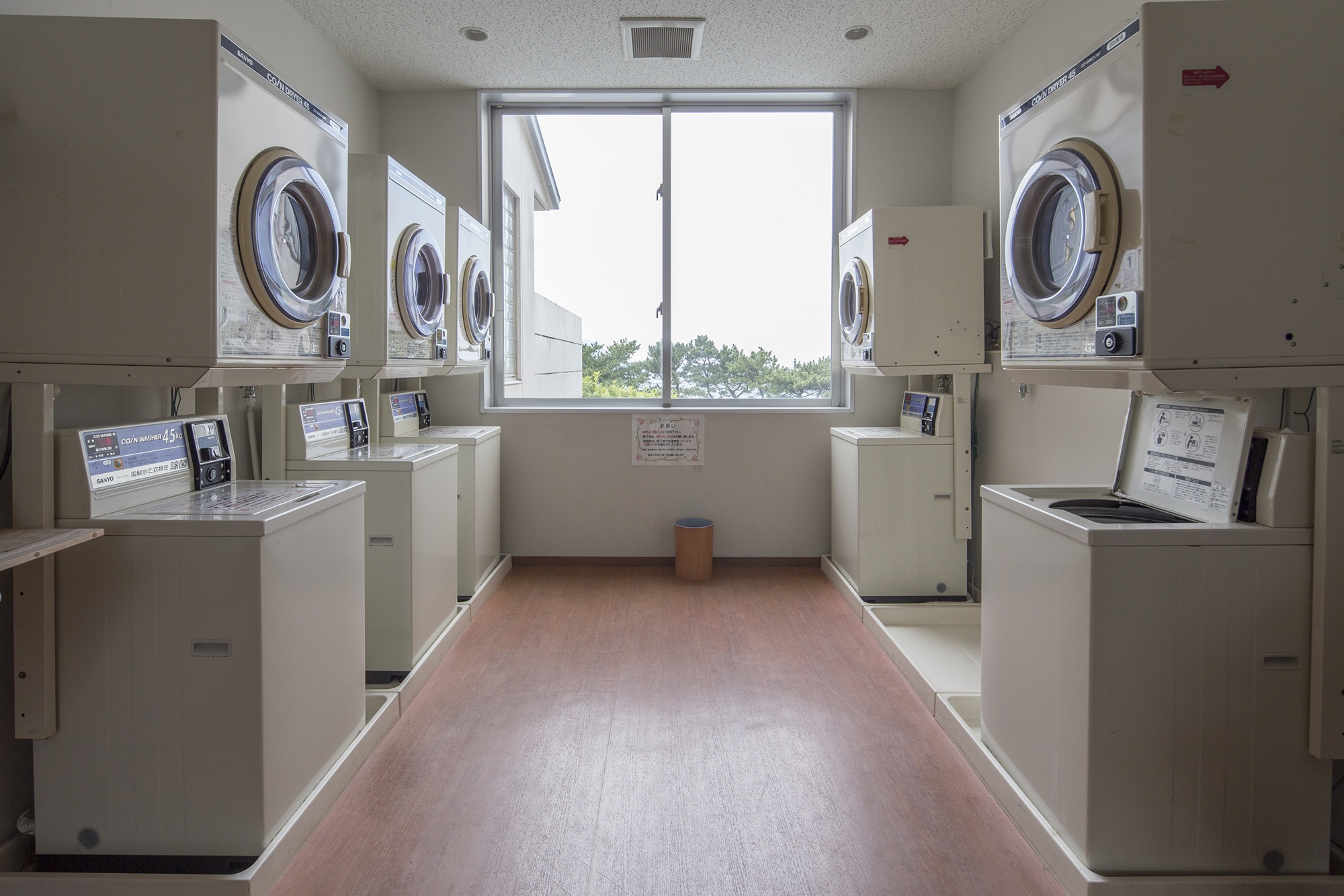 2F　コインランドリー・乾燥機