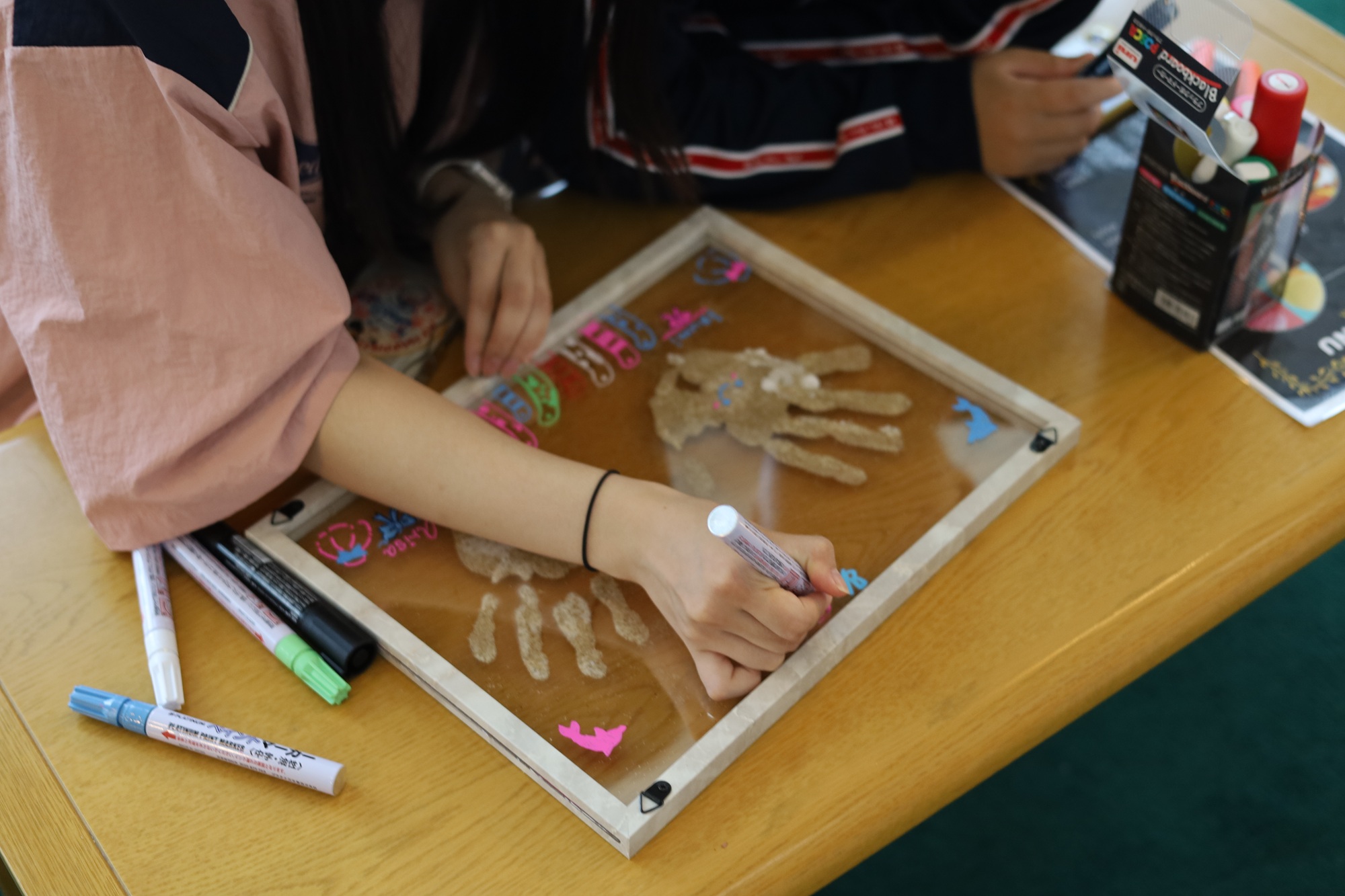 クラフトアート体験「手形アート」