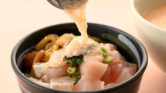 朝食の人気メニュー『海鮮丼』